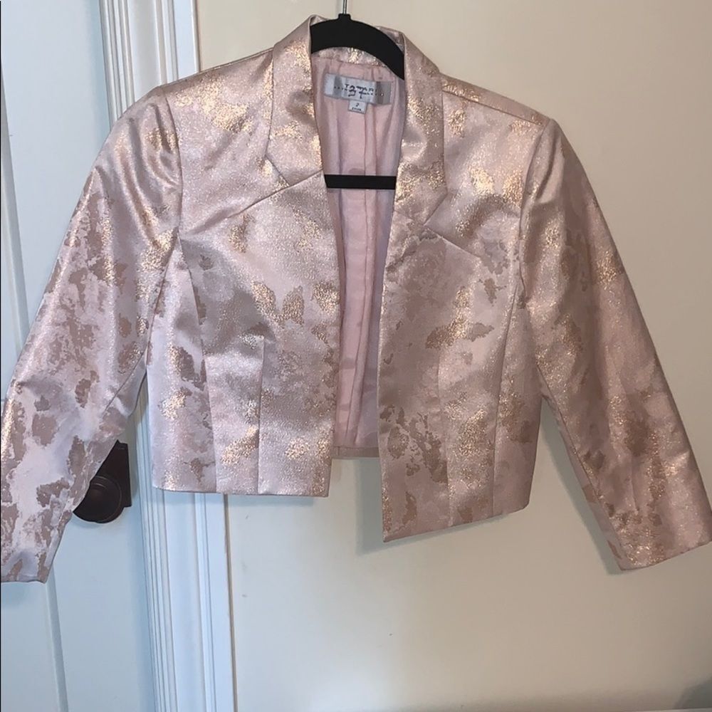 Tahari Arthur S Levine Blush Pink Gold Metallic Jacquard Crop Jacket 2